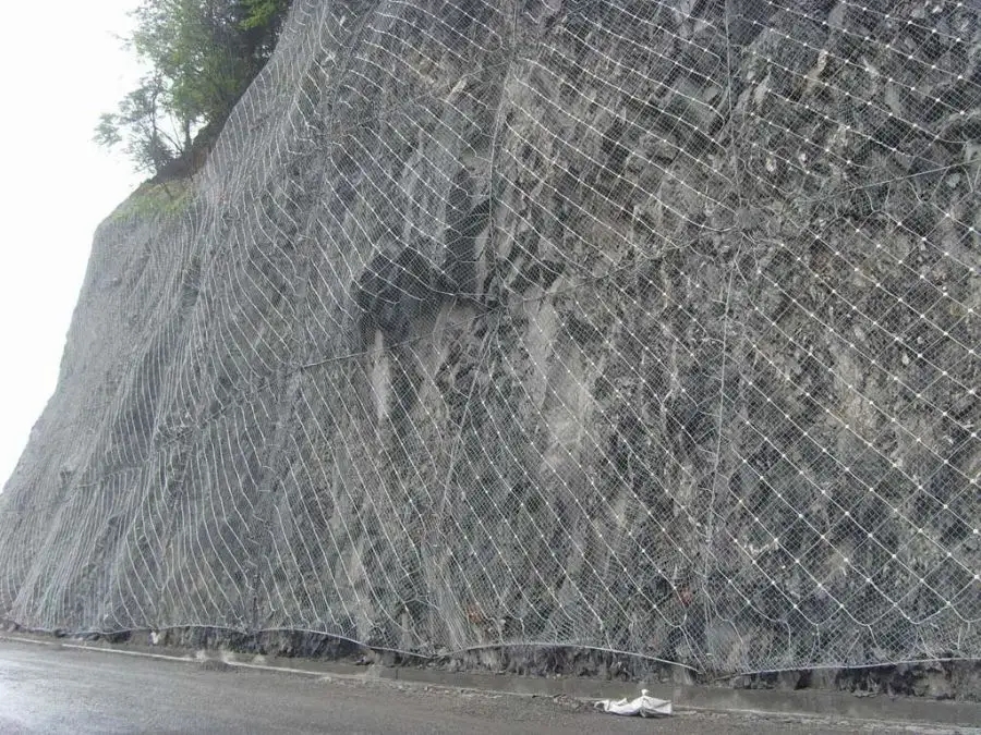 土默特右山体护坡